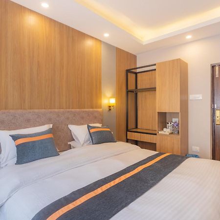 Aawas Boutique Hotel Катманду Экстерьер фото