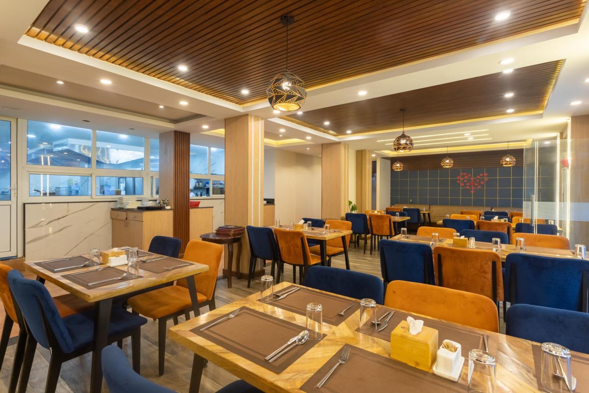 Aawas Boutique Hotel Катманду Экстерьер фото