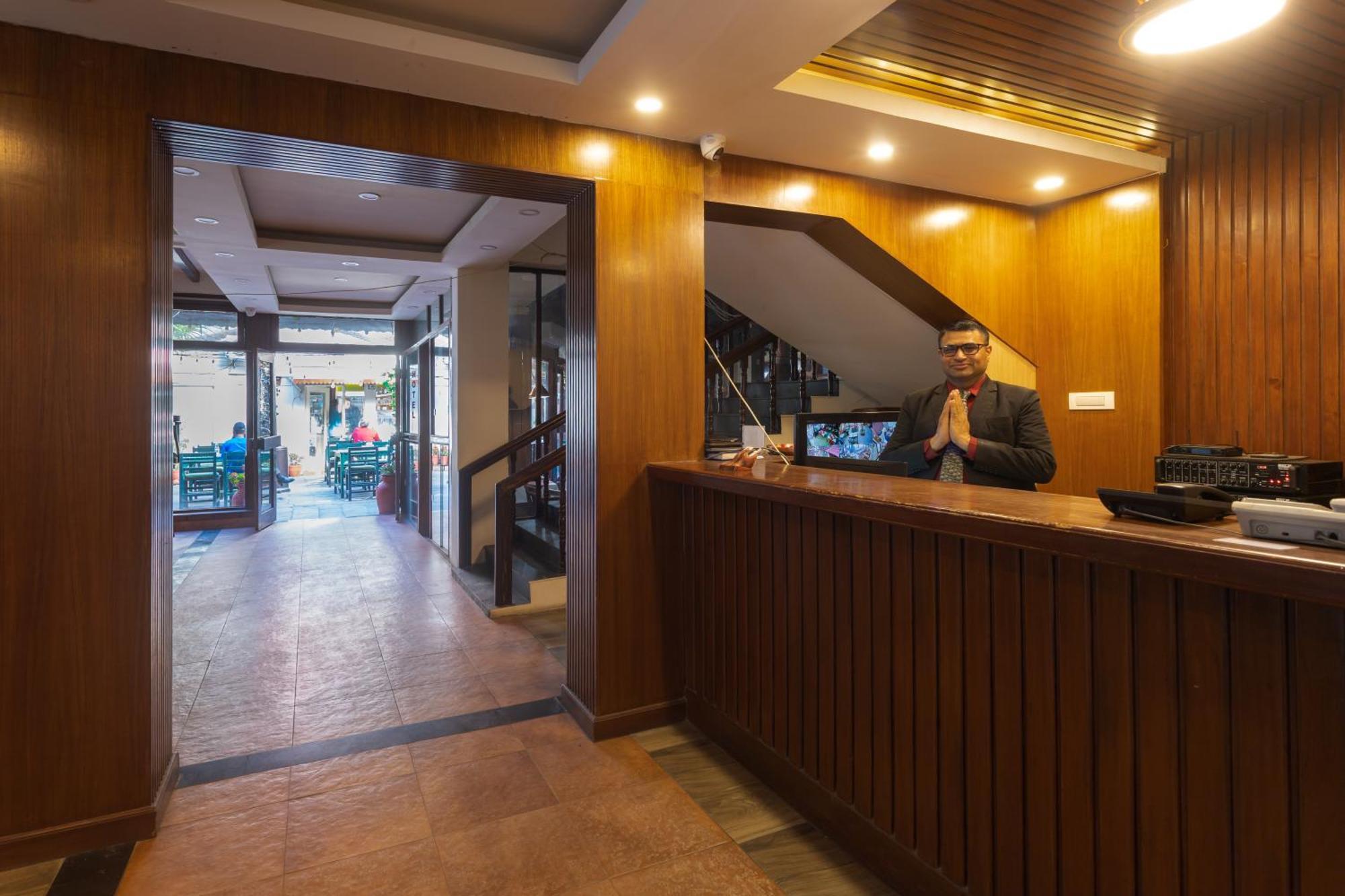Aawas Boutique Hotel Катманду Экстерьер фото