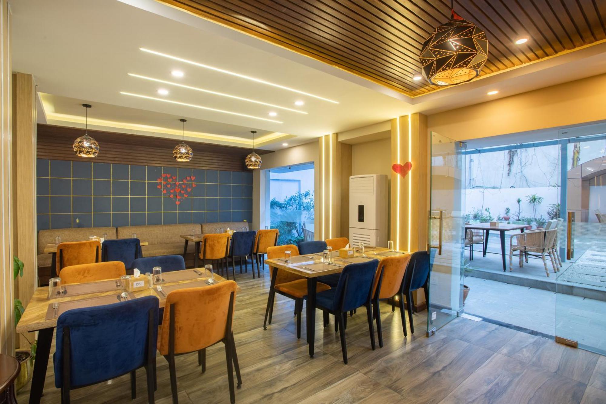 Aawas Boutique Hotel Катманду Экстерьер фото
