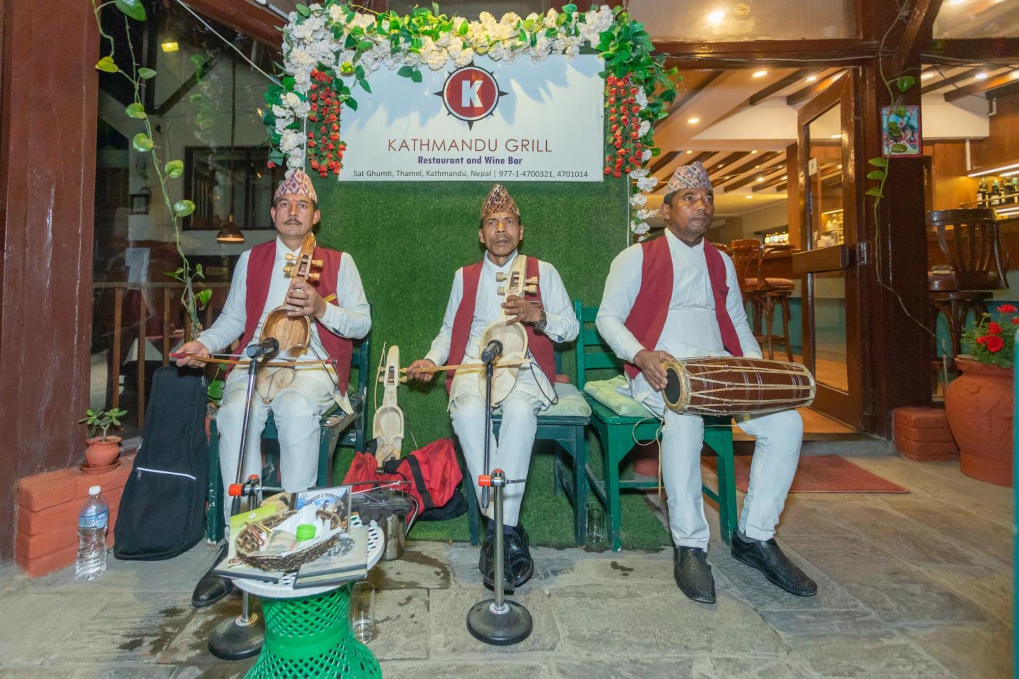 Aawas Boutique Hotel Катманду Экстерьер фото