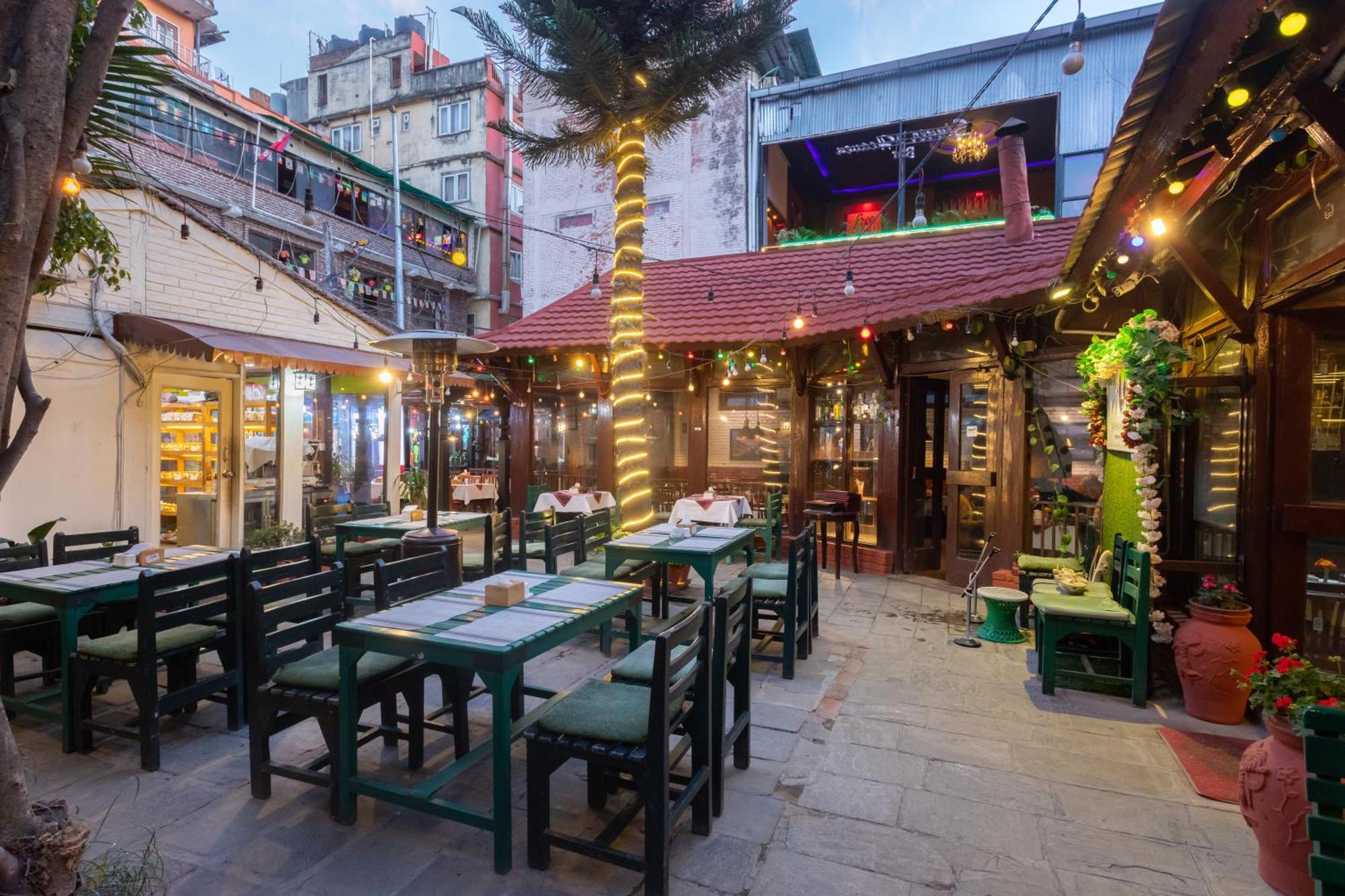 Aawas Boutique Hotel Катманду Экстерьер фото