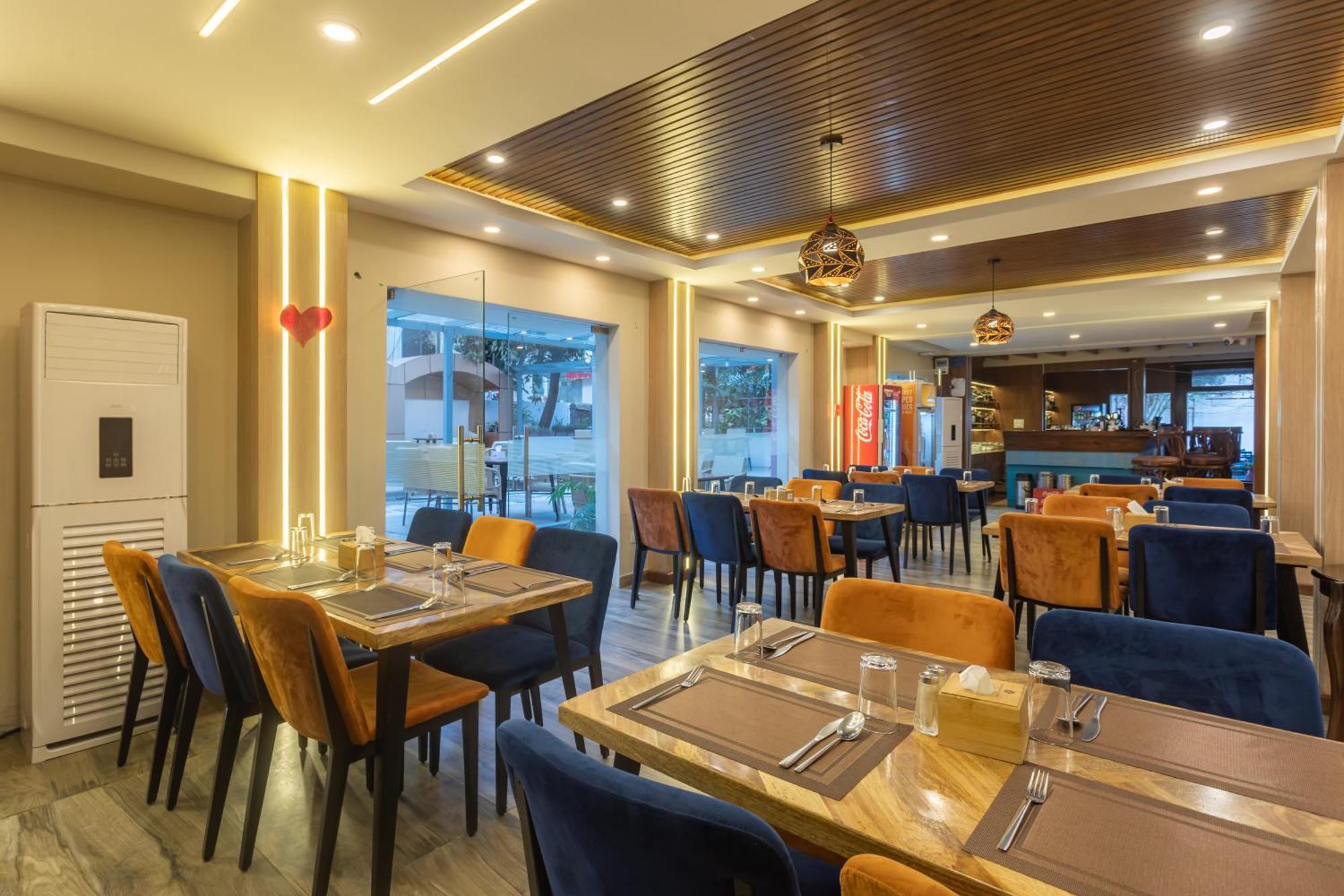 Aawas Boutique Hotel Катманду Экстерьер фото