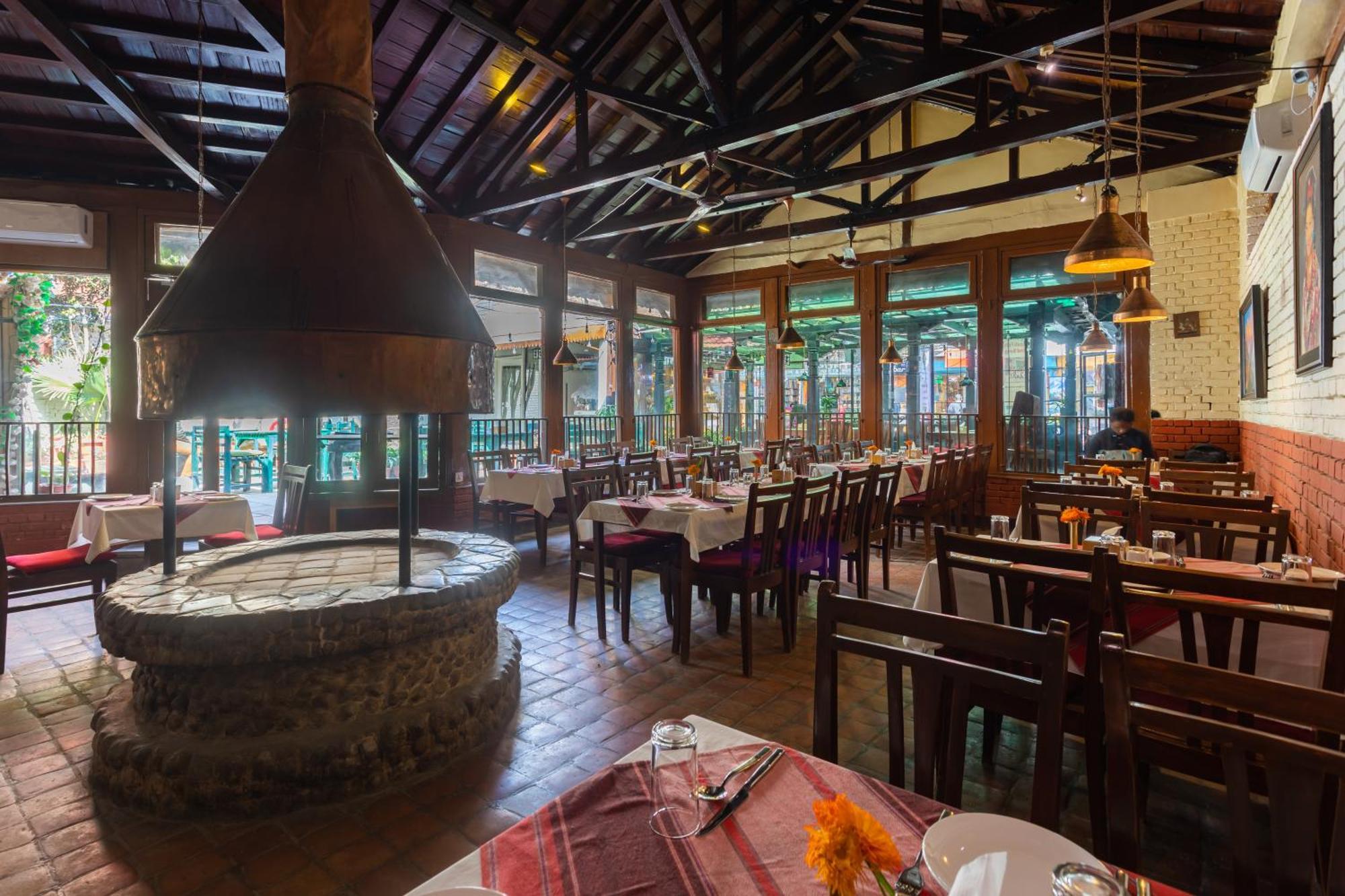Aawas Boutique Hotel Катманду Экстерьер фото