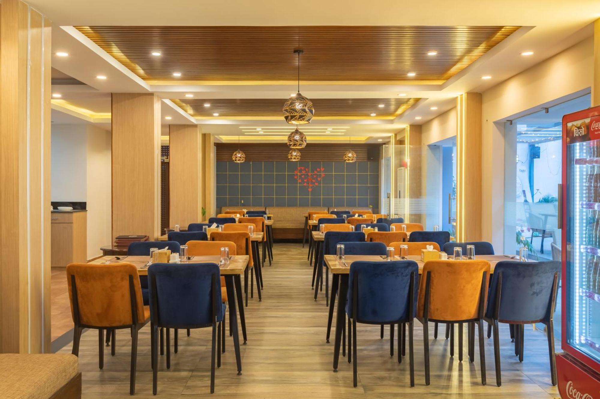 Aawas Boutique Hotel Катманду Экстерьер фото