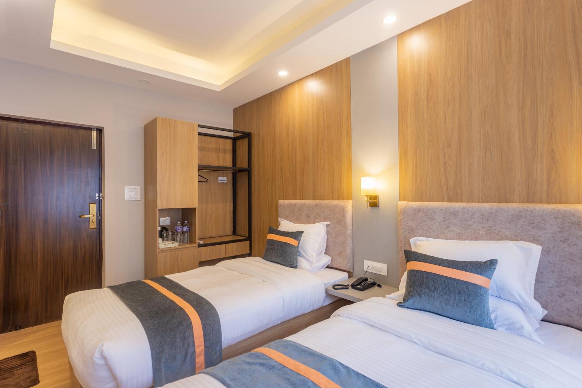 Aawas Boutique Hotel Катманду Экстерьер фото