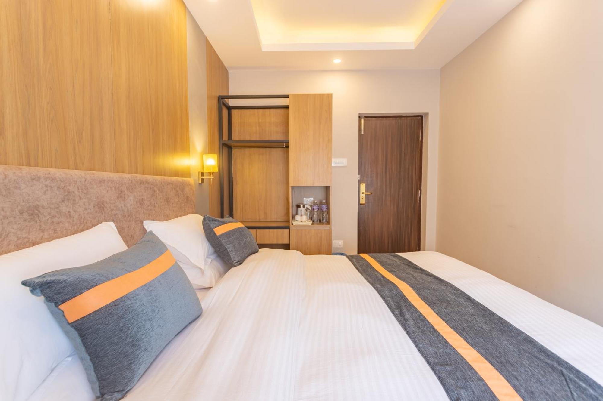 Aawas Boutique Hotel Катманду Экстерьер фото