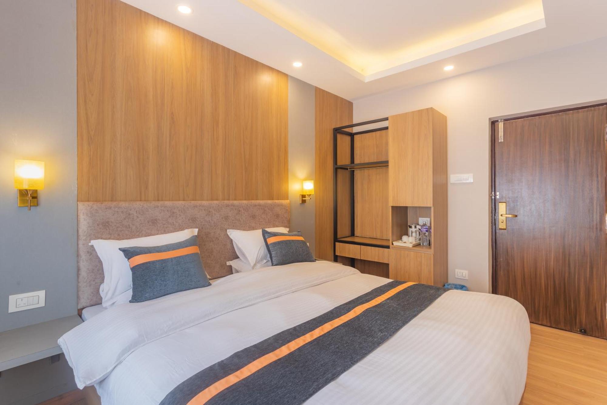 Aawas Boutique Hotel Катманду Экстерьер фото